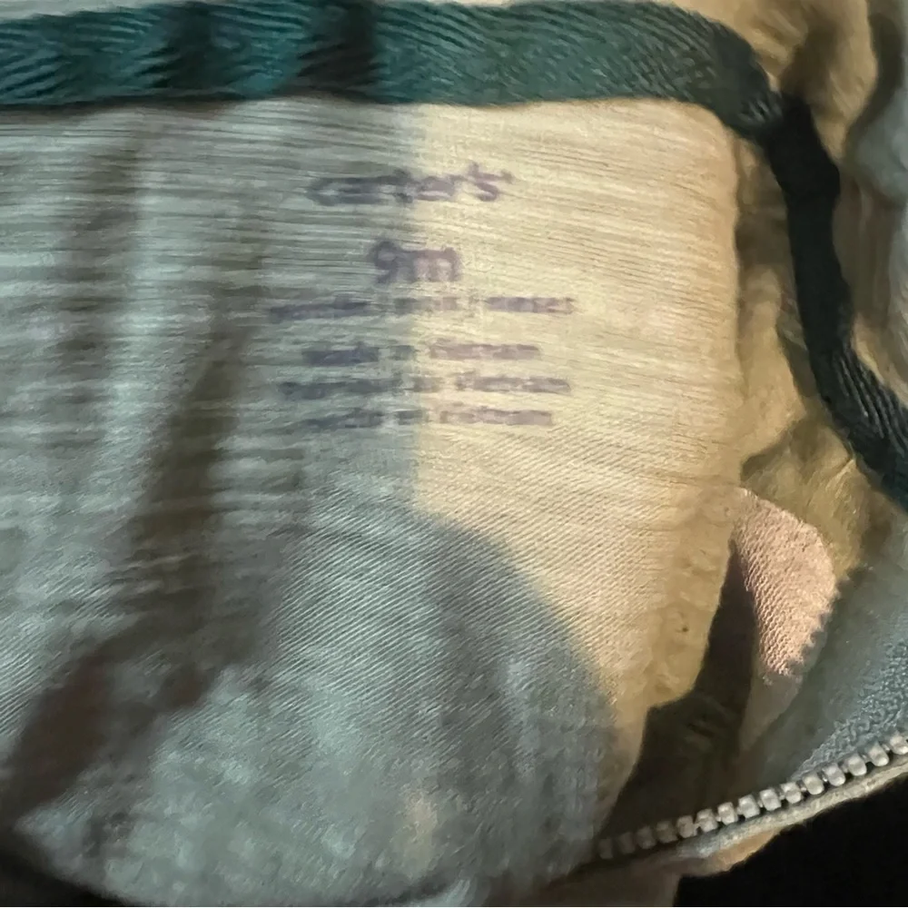 Carter’s Green Short Sleeve Dinosaur Jumpsuit in Size 9 Months